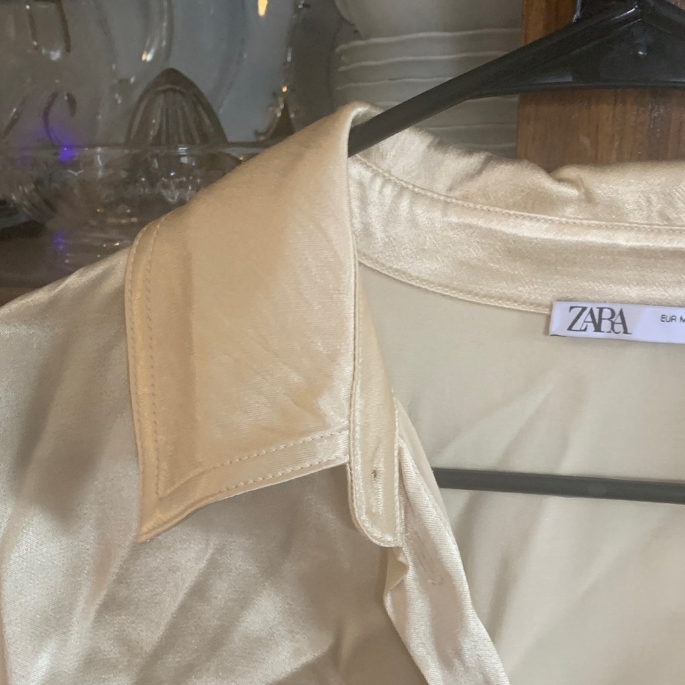 Zara Women's Elegant Satin Shirt - Picture 3 of 5